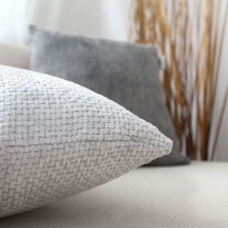 Coussin déhoussable en velours chenillé KAMALA - 40 x 40 cm - Gris clair